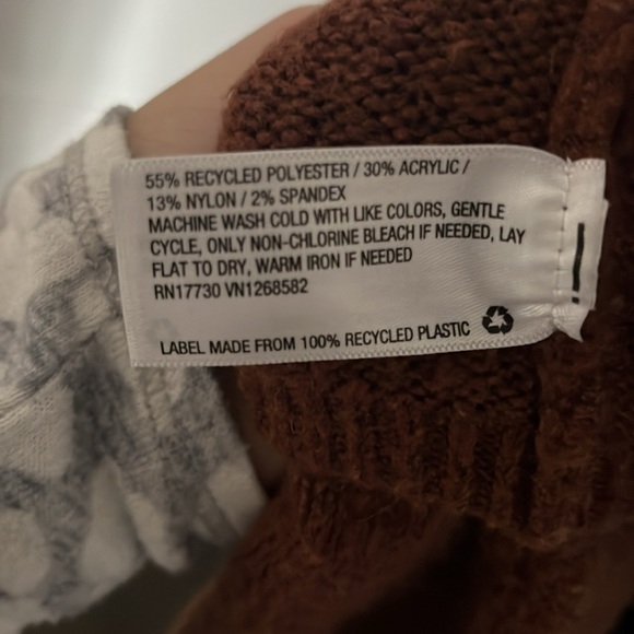 Wild fable cropped turtle neck sweater in brown size small - Picture 6 of 6